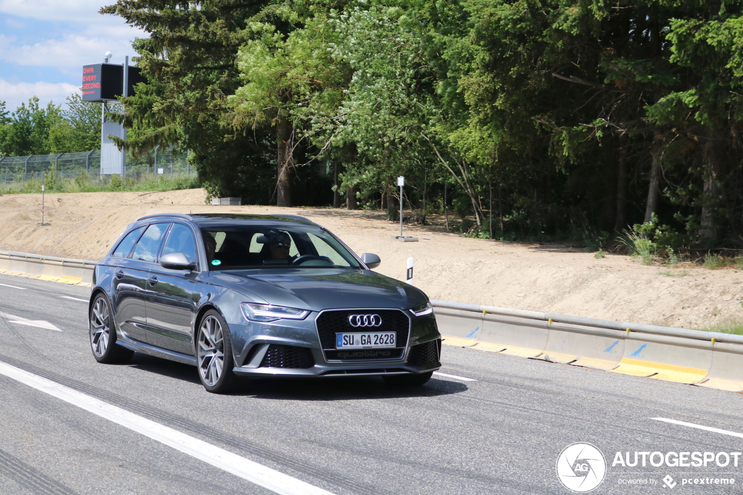 Audi RS6 Avant C7 2015