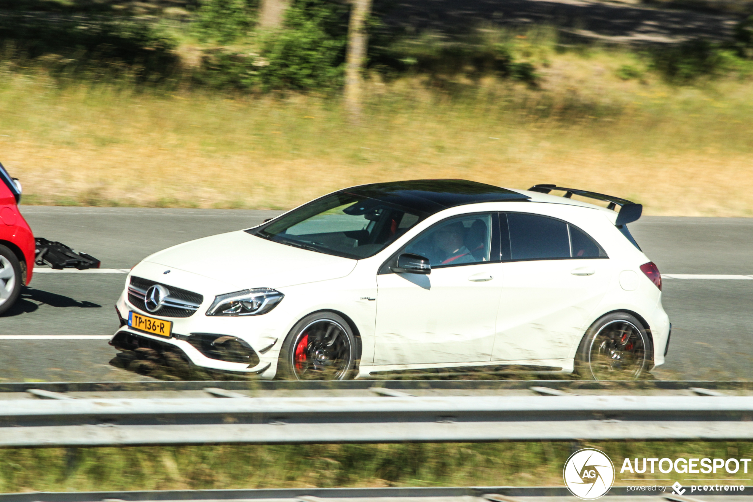 Mercedes-AMG A 45 W176 2015