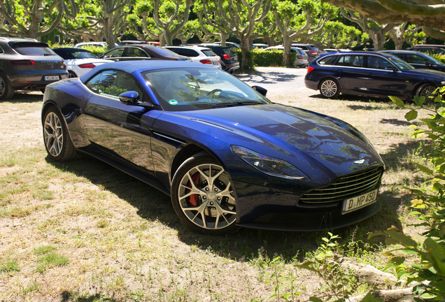 Aston Martin DB11 V8 Volante