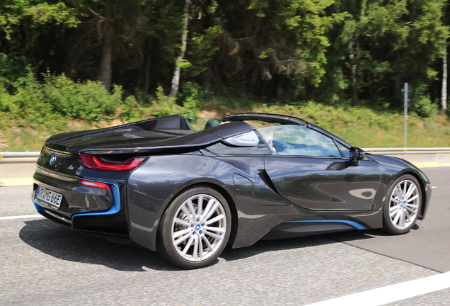 BMW i8 Roadster