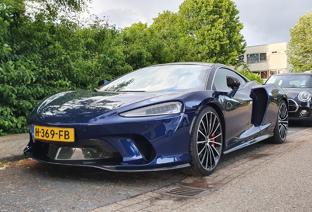 McLaren GT