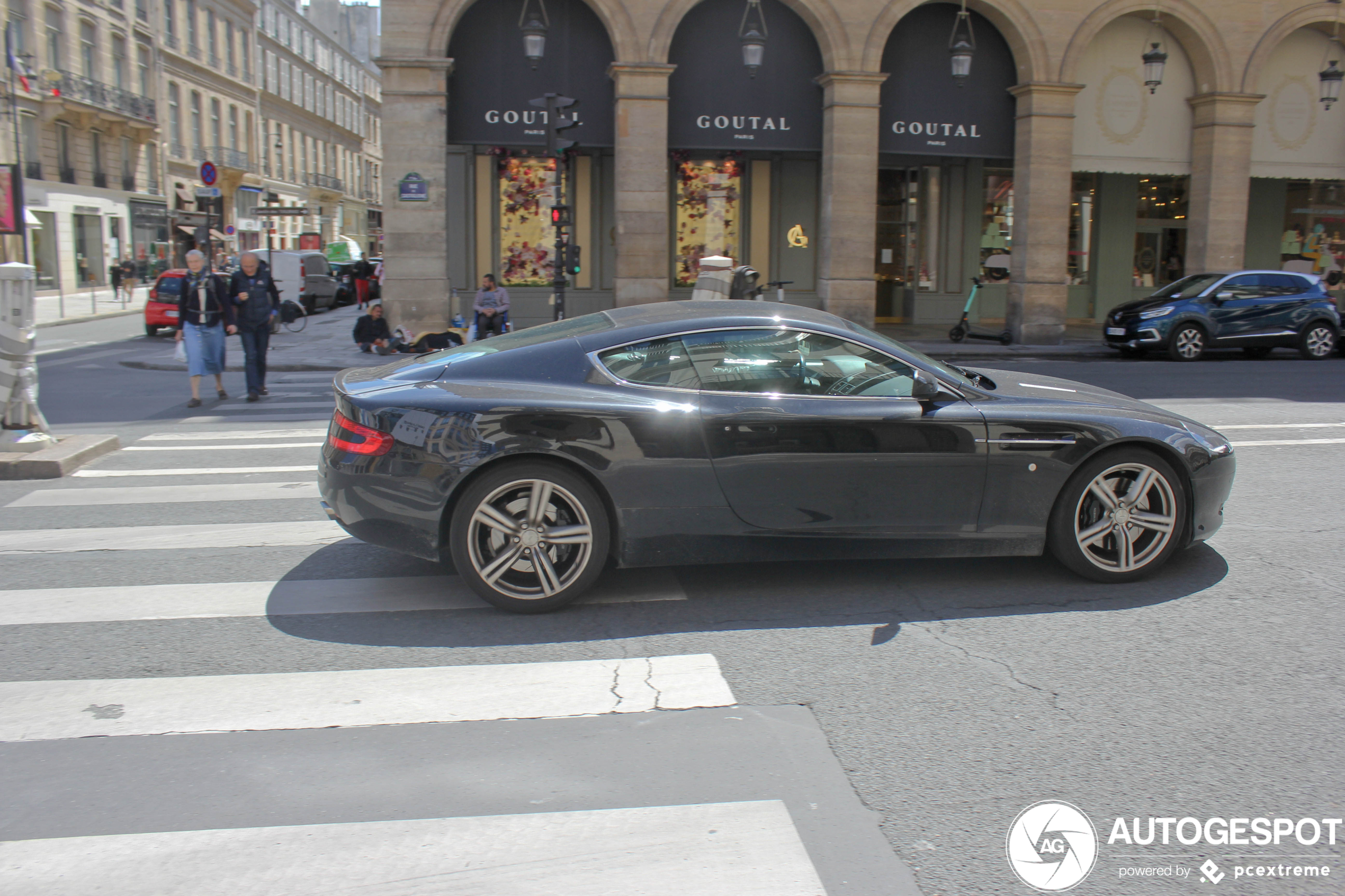 Aston Martin DB9