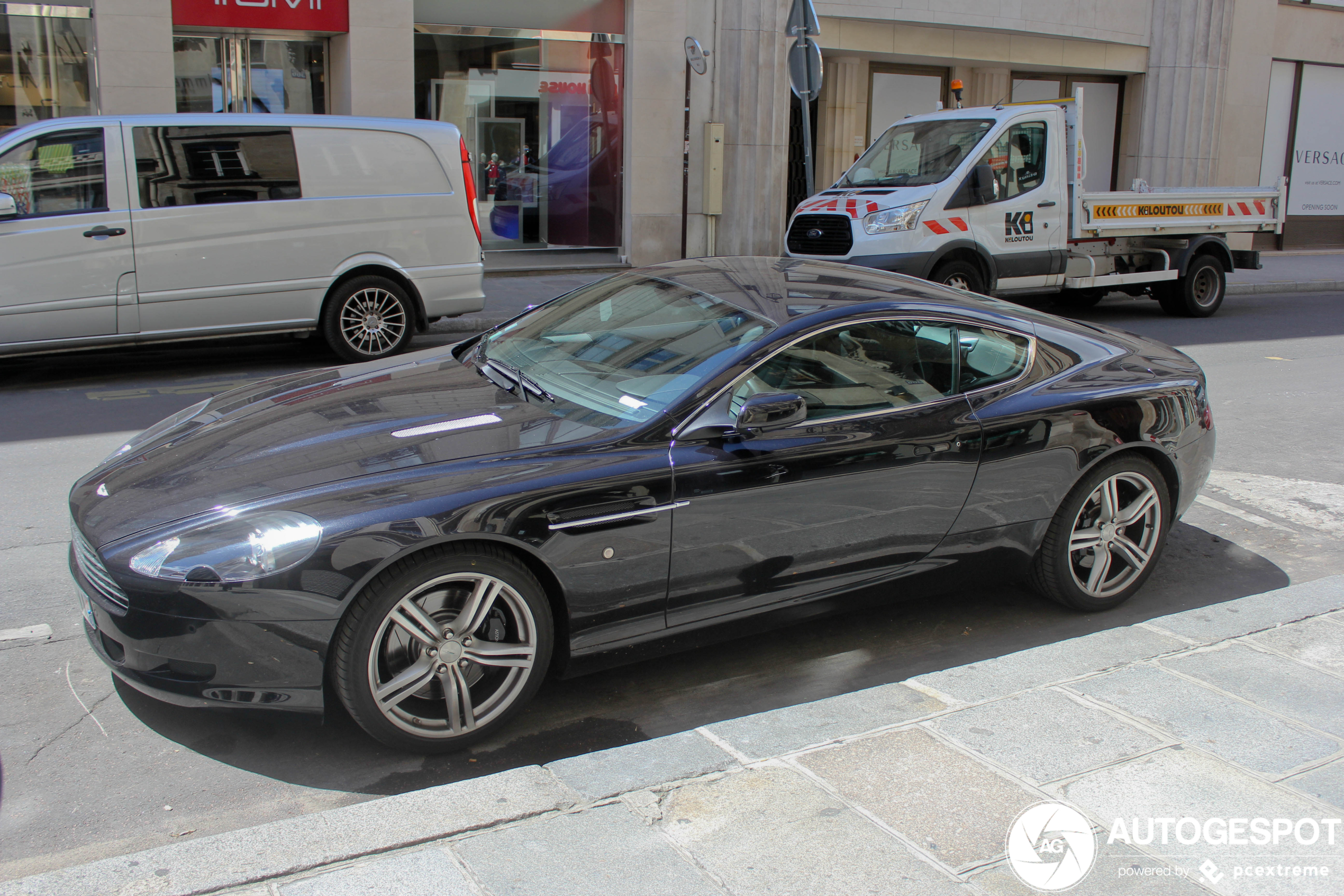 Aston Martin DB9