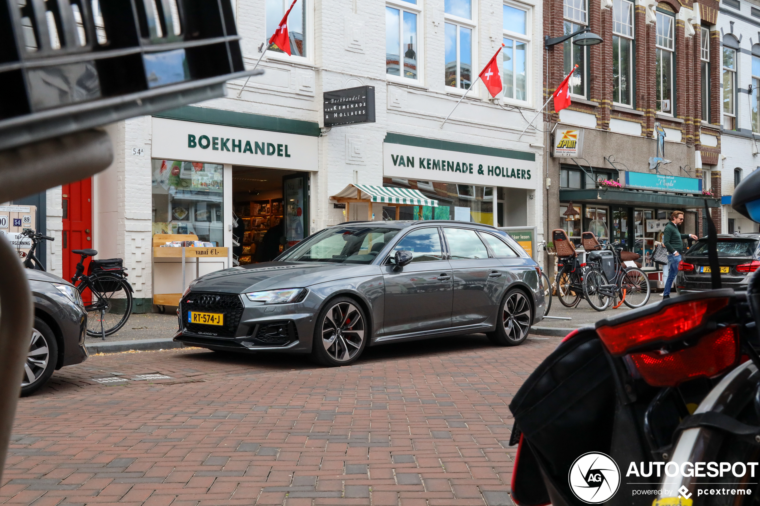 Audi RS4 Avant B9