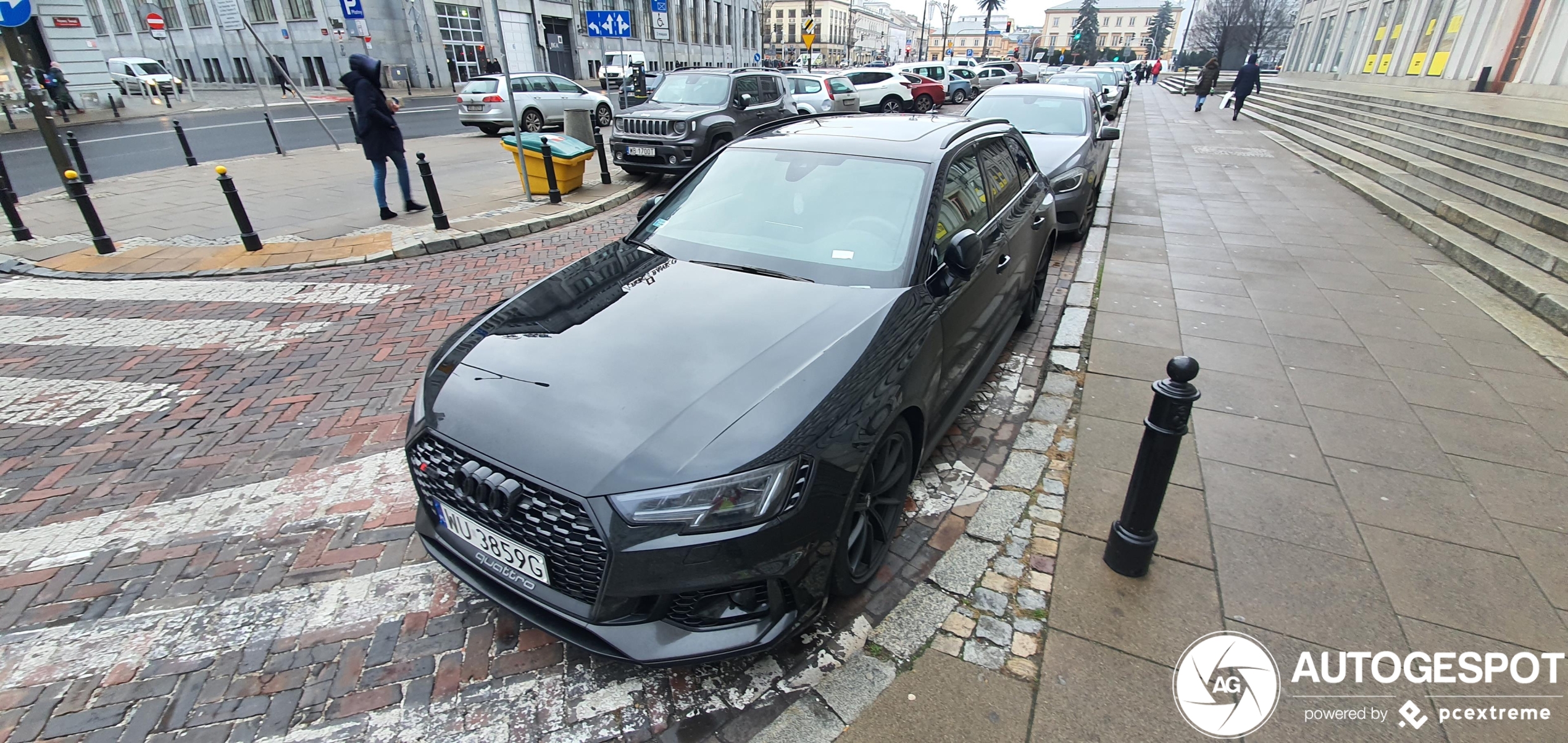 Audi RS4 Avant B9