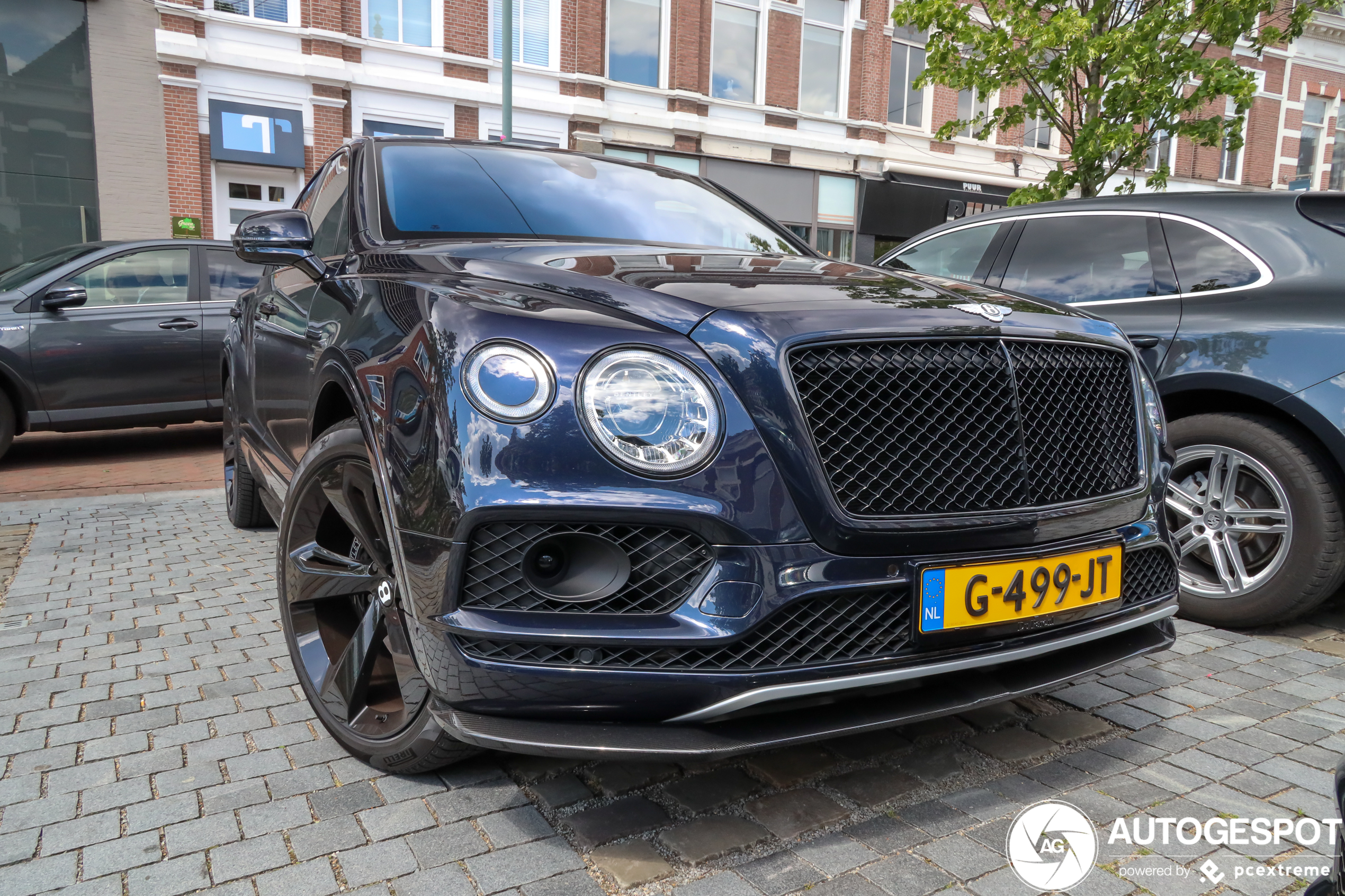 Bentley Bentayga V8