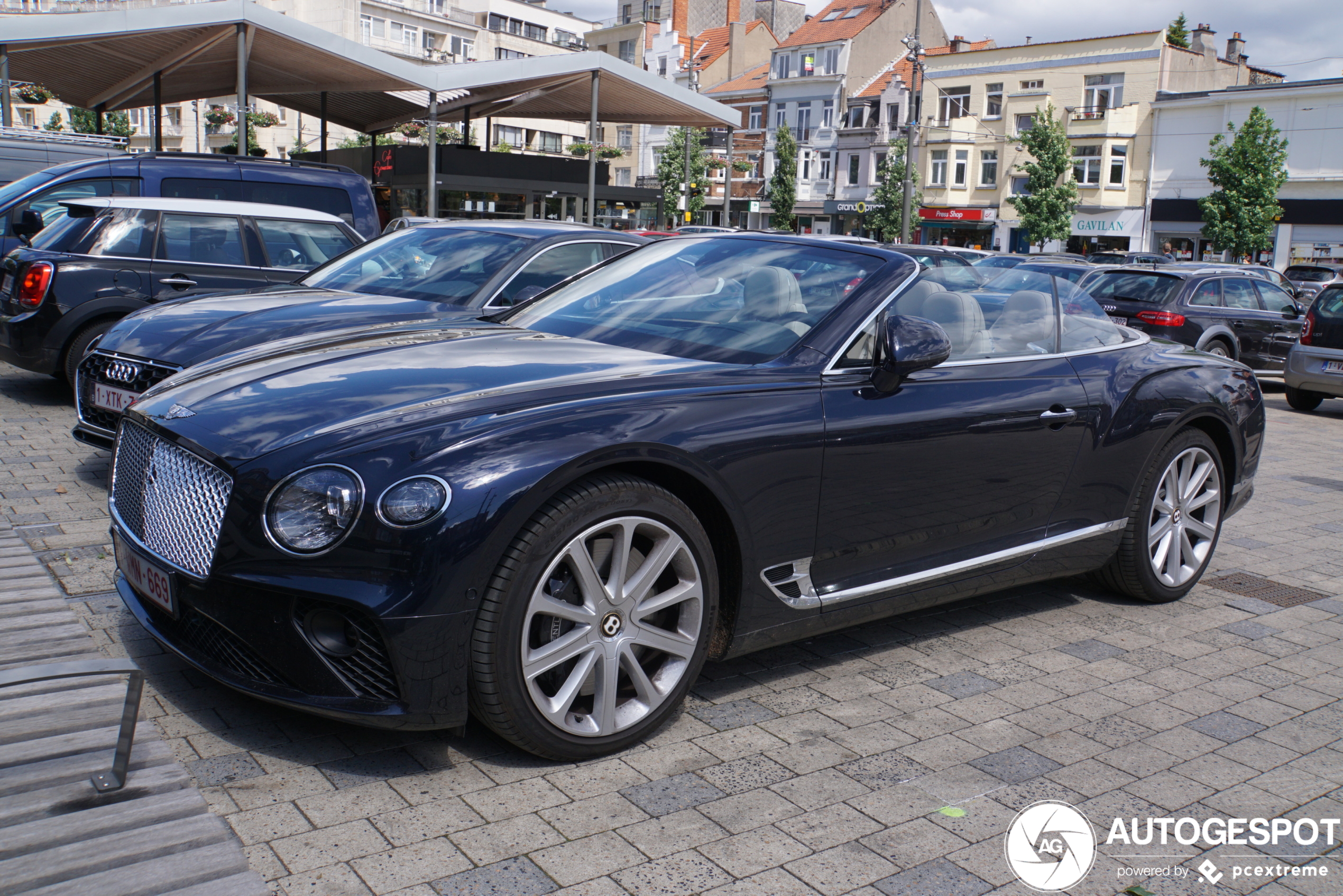 Bentley Continental GTC 2019