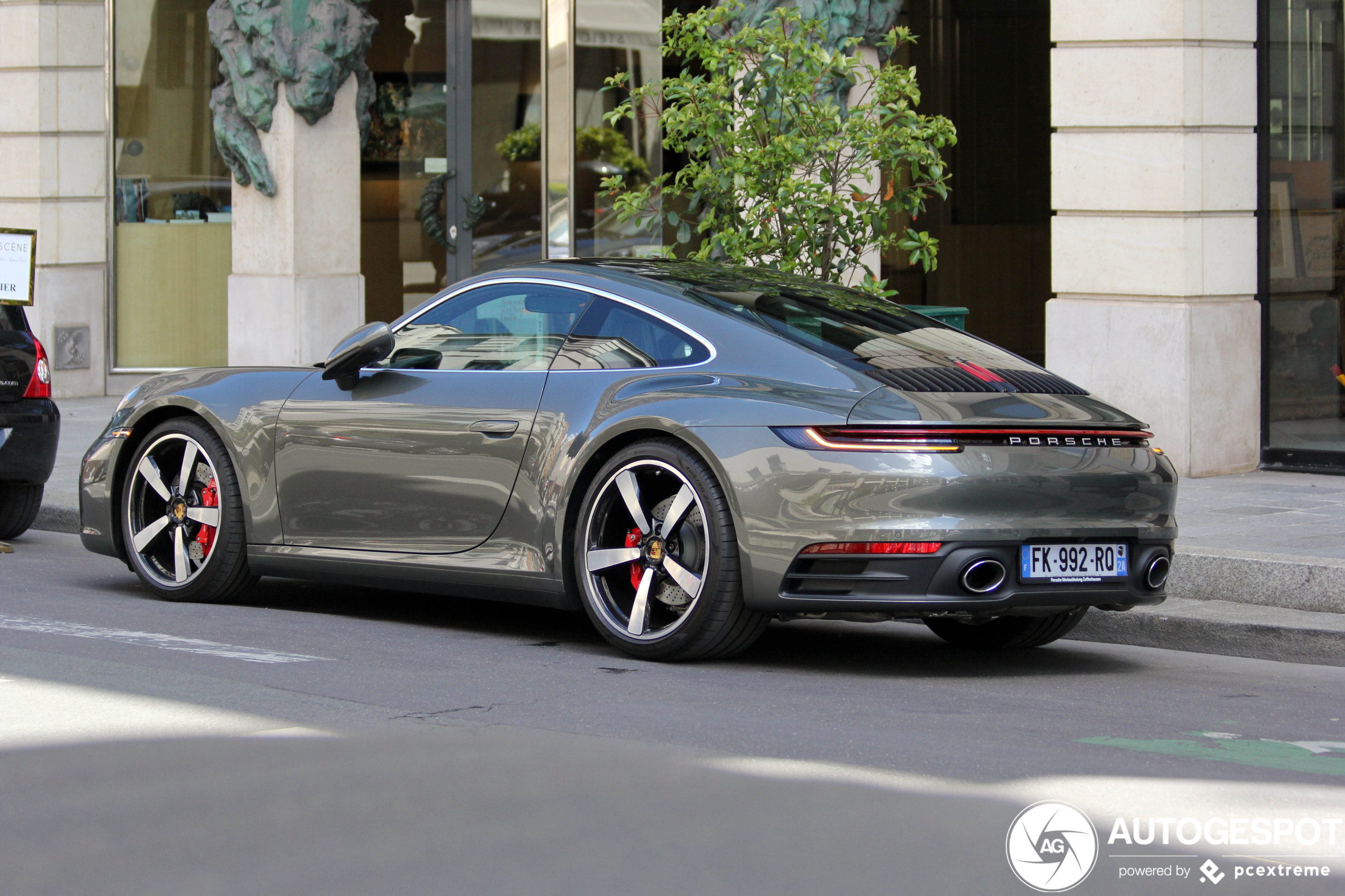 Porsche 992 Carrera 4S