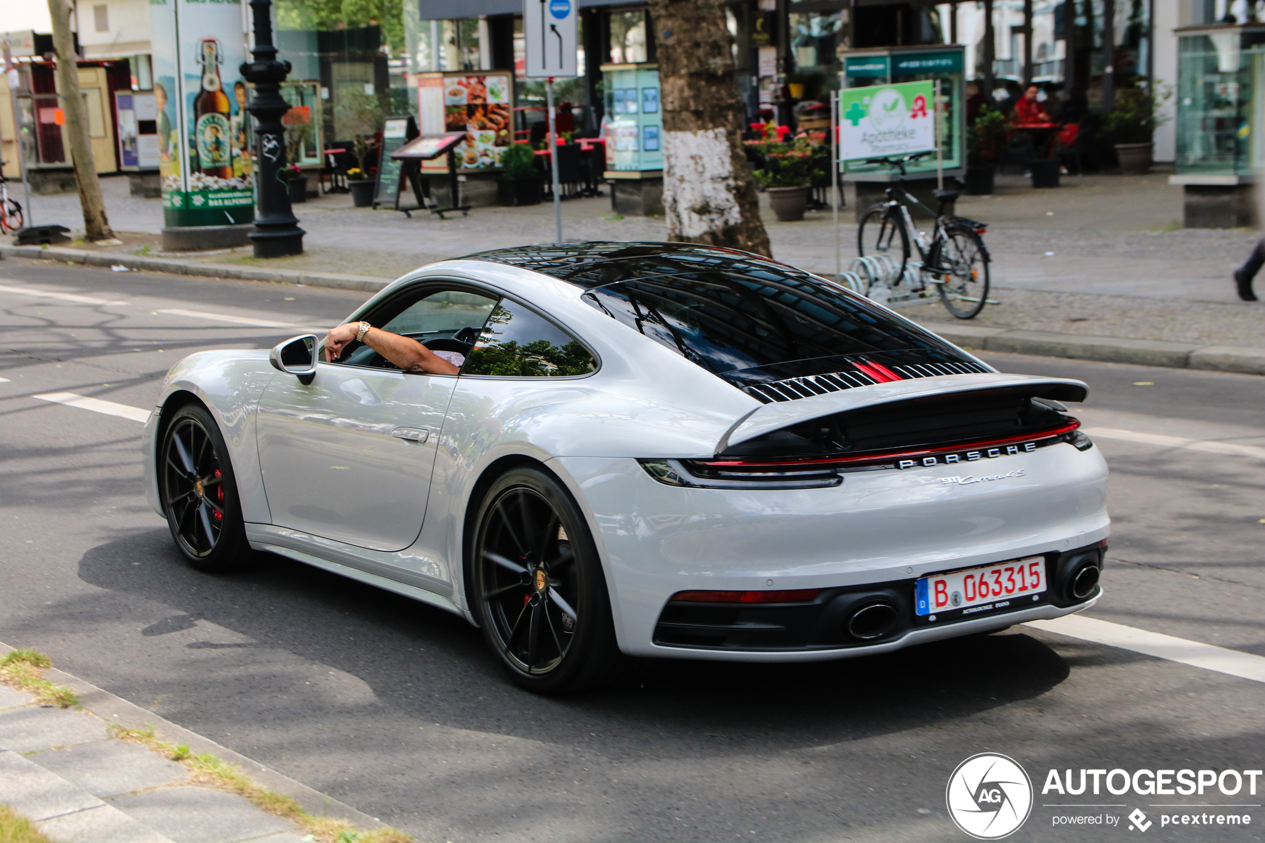 Porsche 992 Carrera 4S