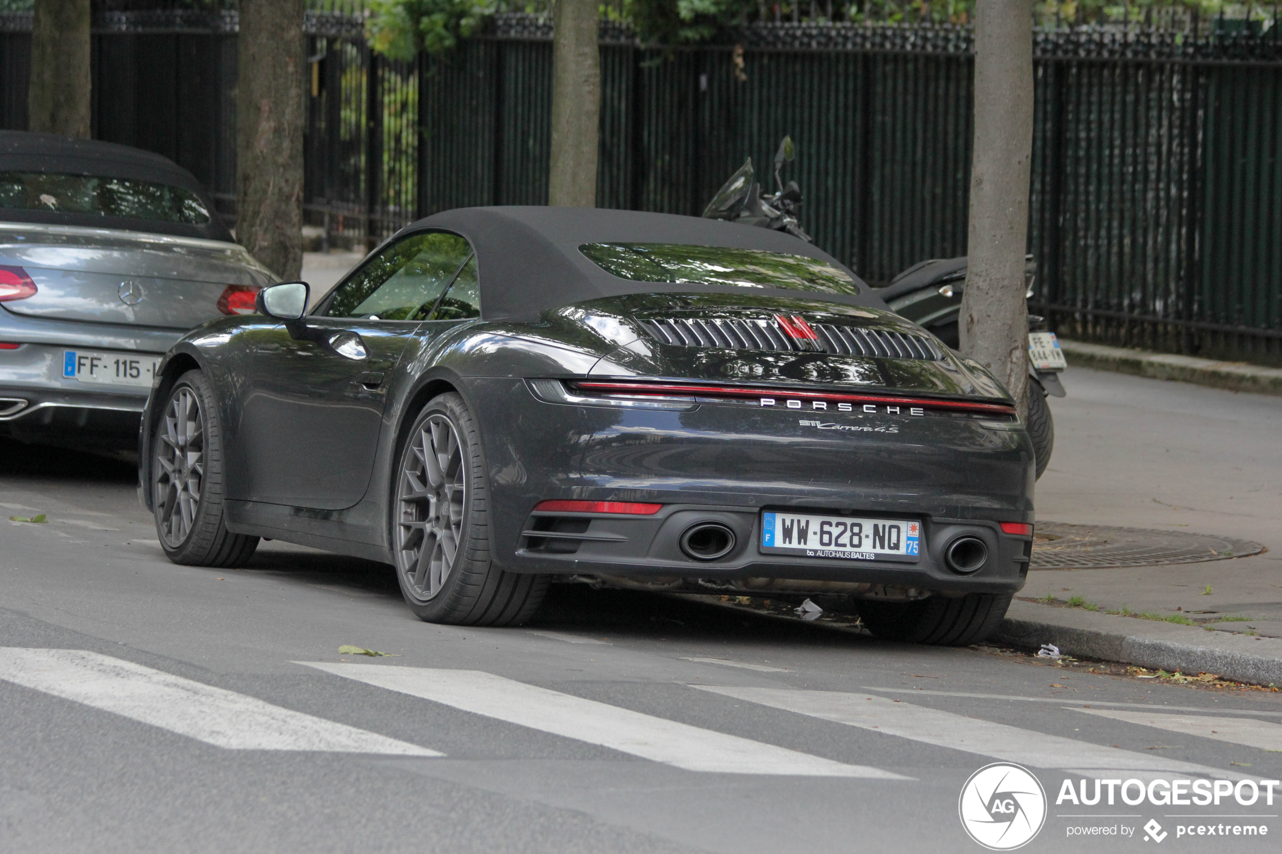 Porsche 992 Carrera 4S Cabriolet