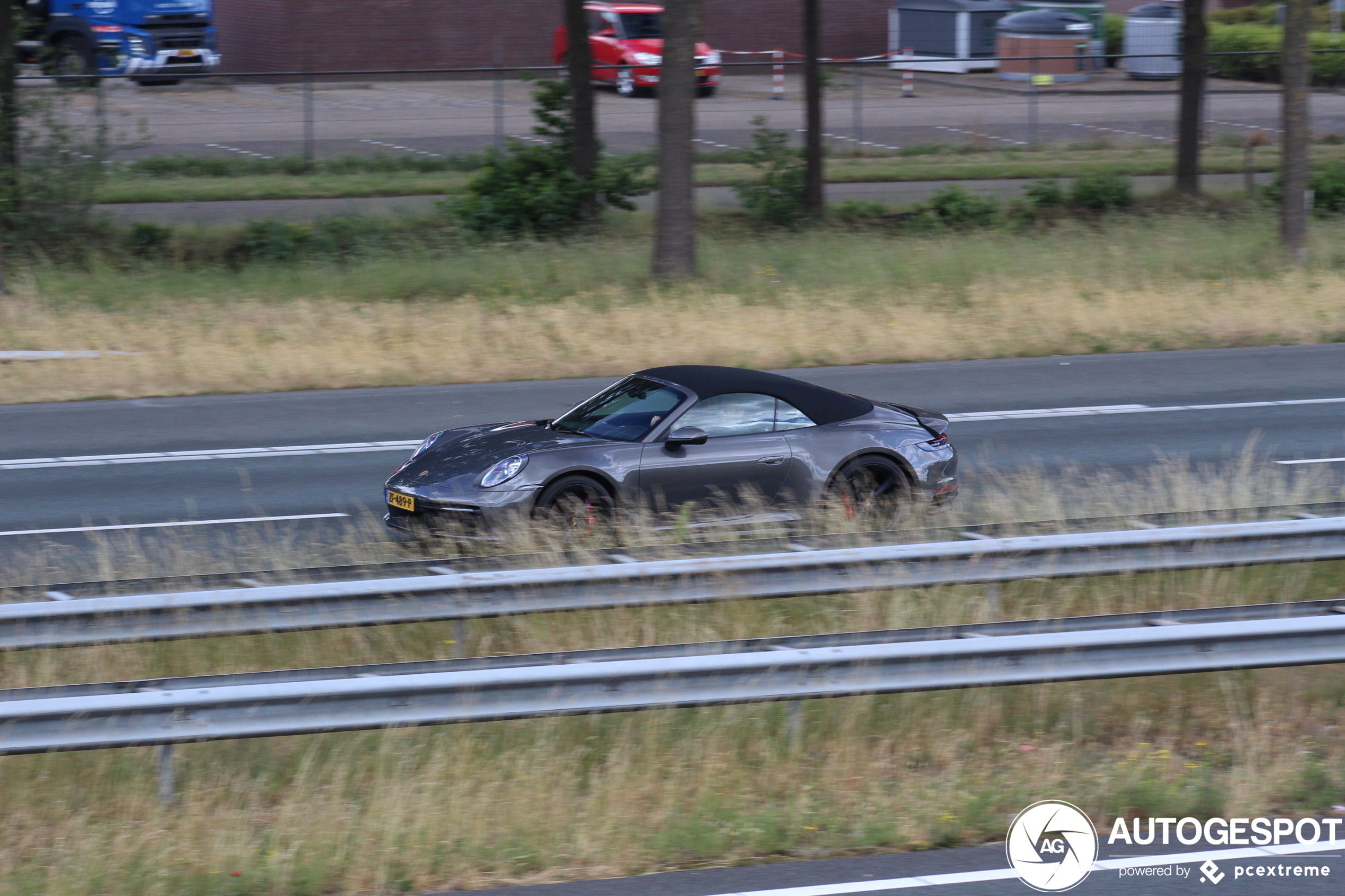 Porsche 992 Carrera 4S Cabriolet