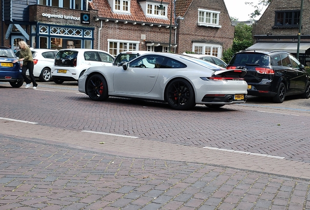 Porsche 992 Carrera 4S