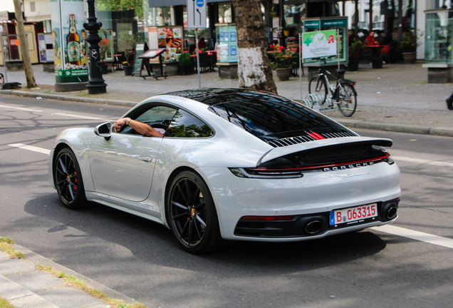 Porsche 992 Carrera 4S