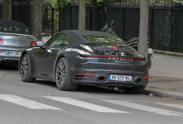 Porsche 992 Carrera 4S Cabriolet