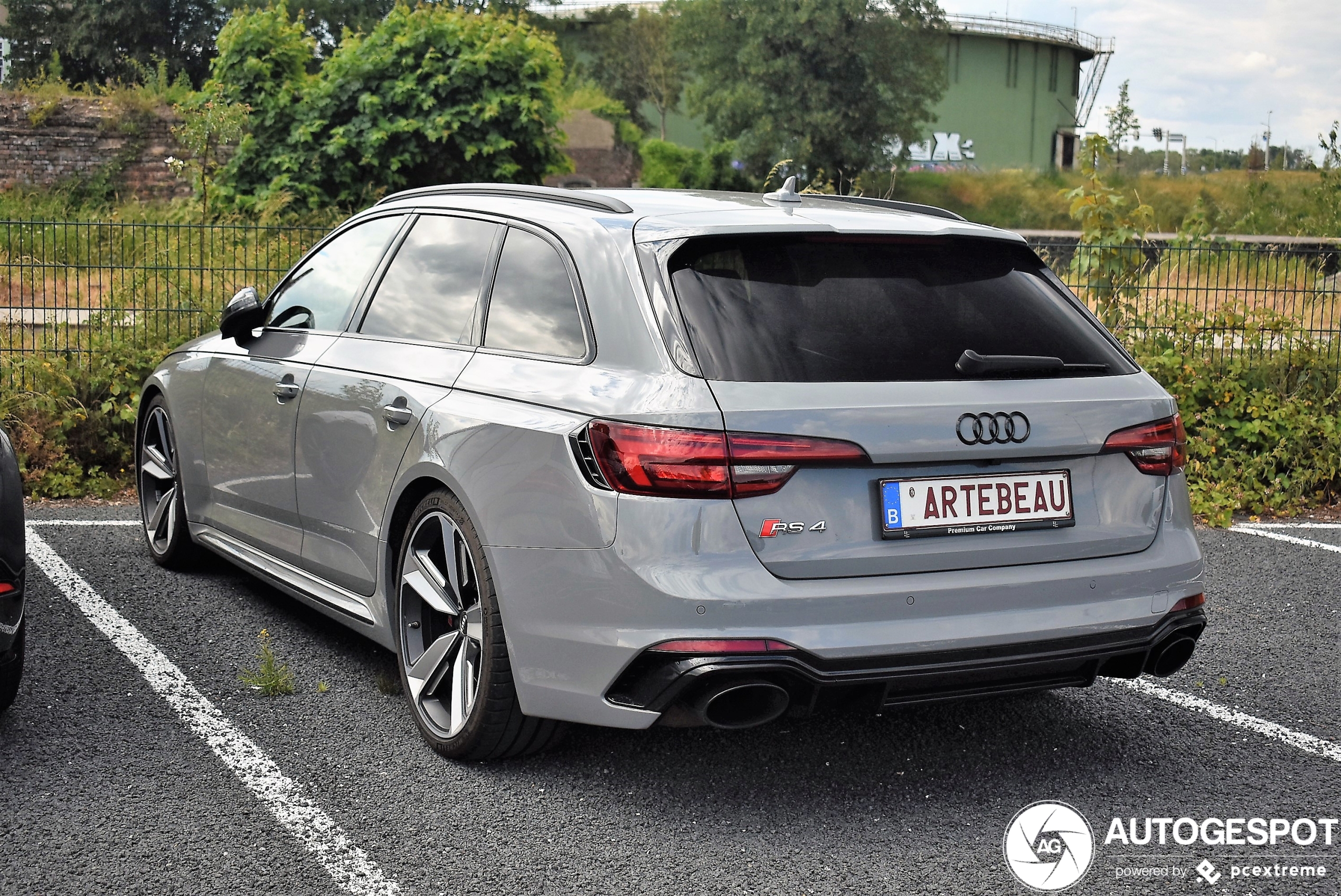 Audi RS4 Avant B9