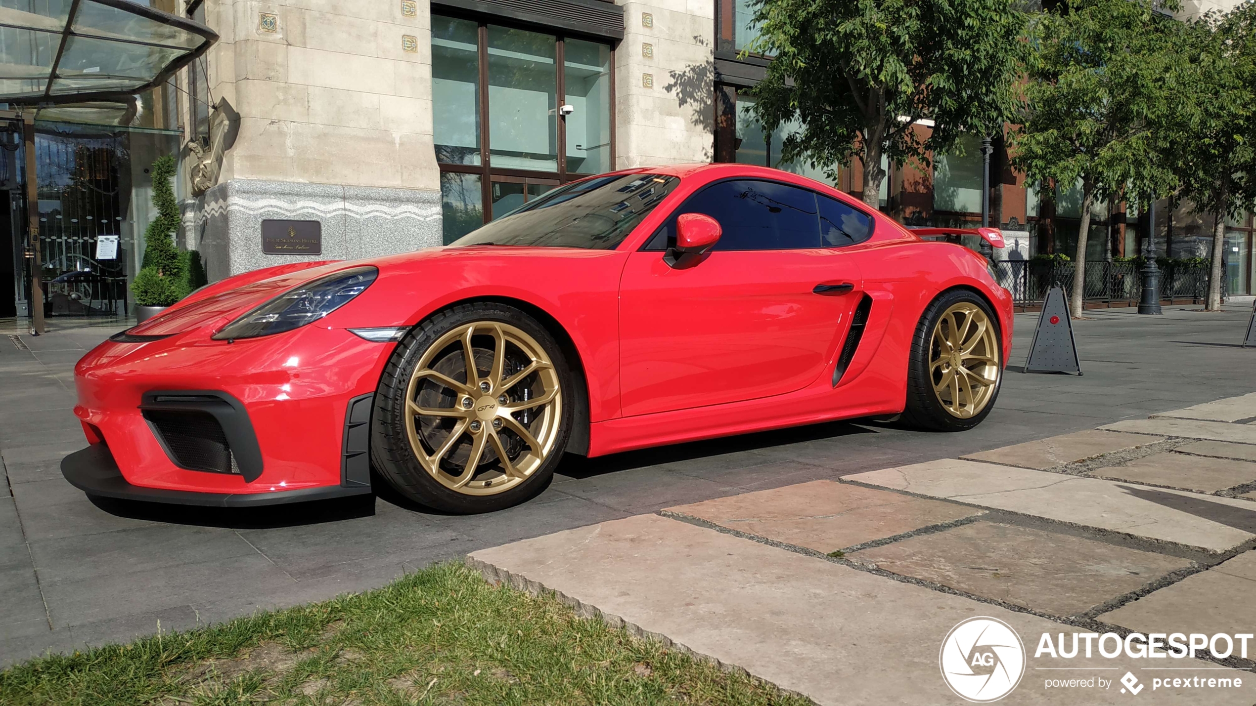 Porsche 718 Cayman GT4