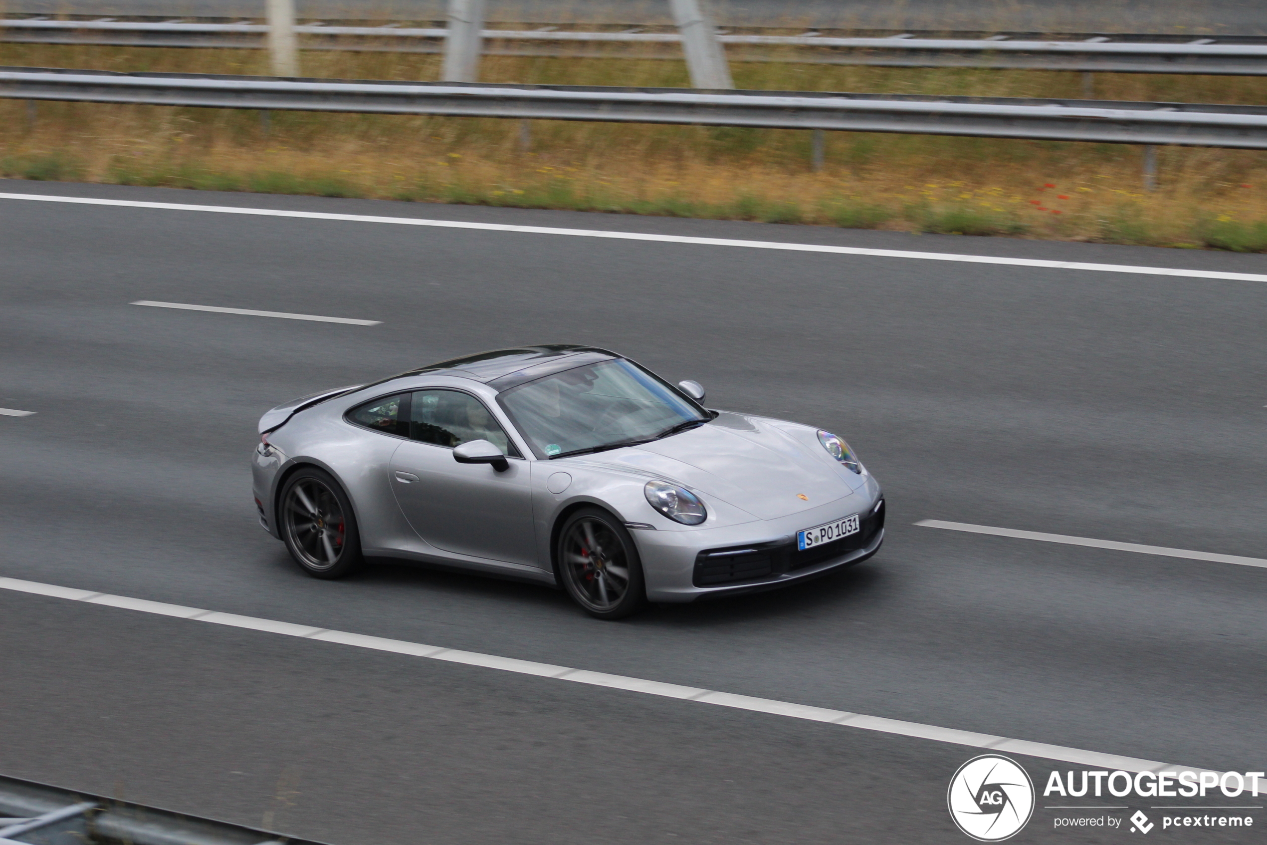 Porsche 992 Carrera 4S