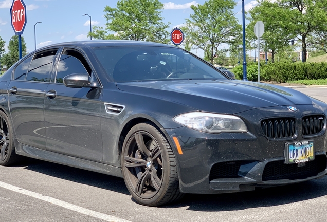 BMW M5 F10 2011