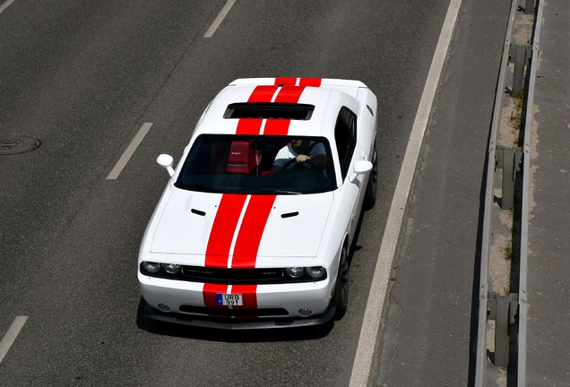 Dodge Challenger SRT-8