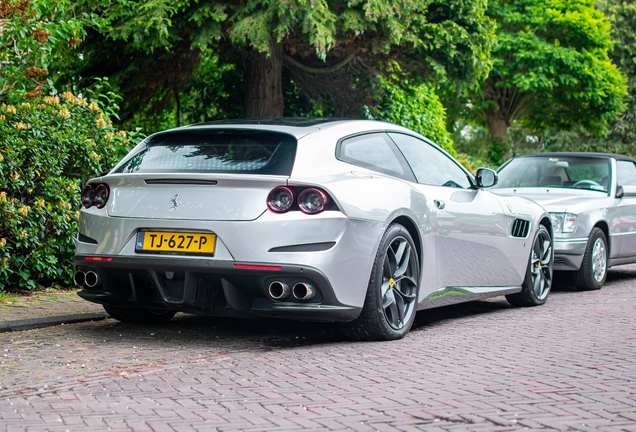 Ferrari GTC4Lusso T