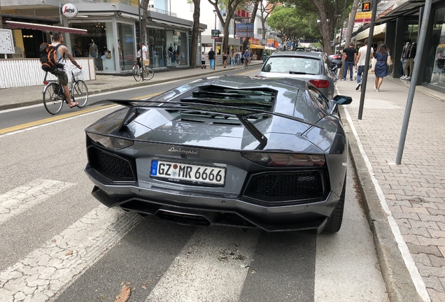 Lamborghini Aventador LP700-4