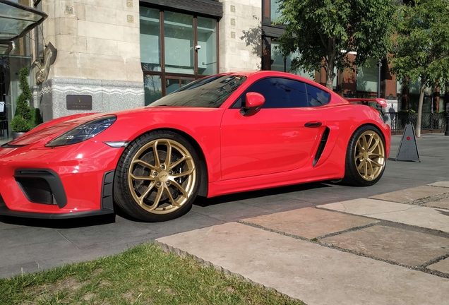 Porsche 718 Cayman GT4