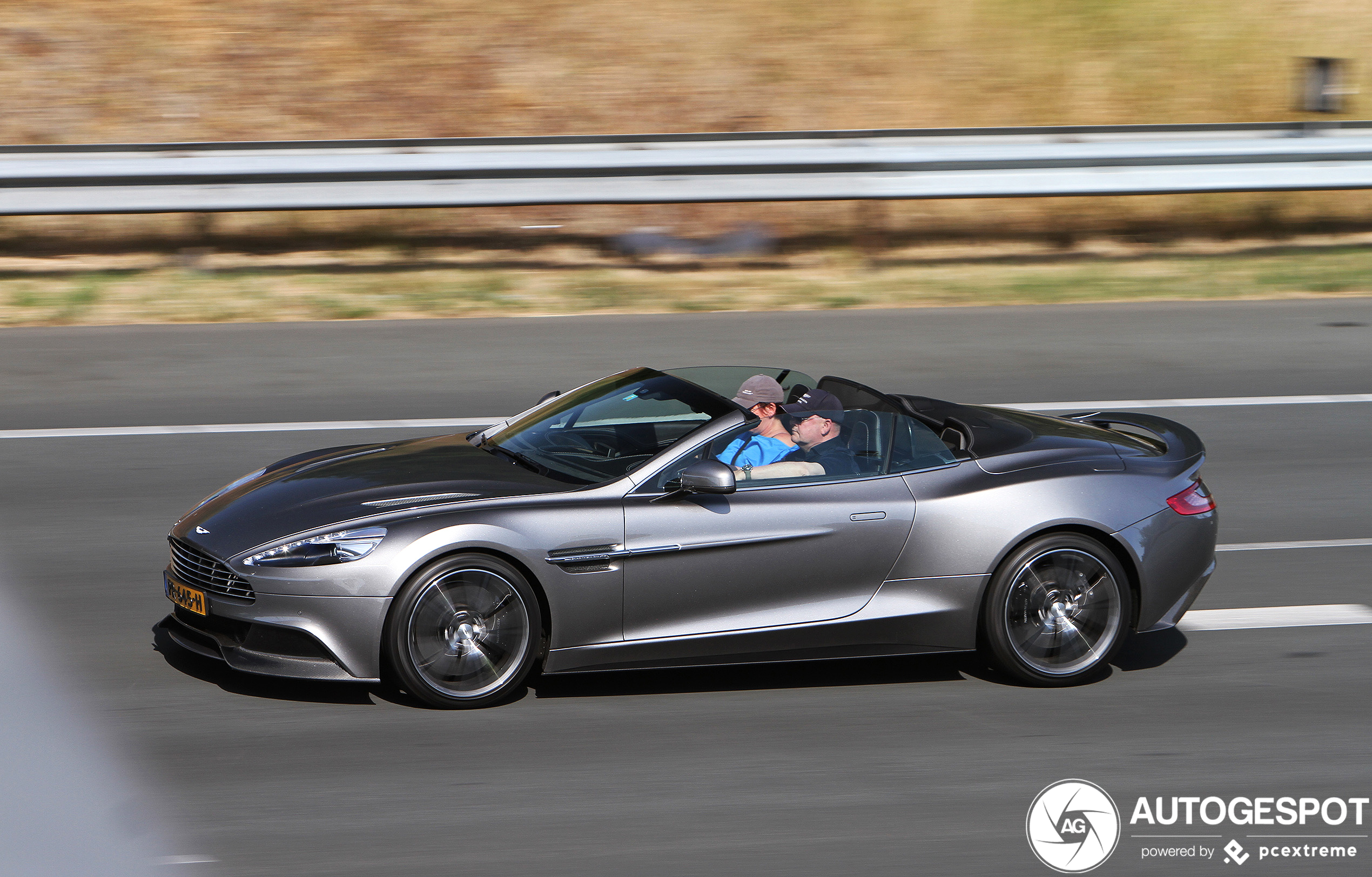 Aston Martin Vanquish Volante