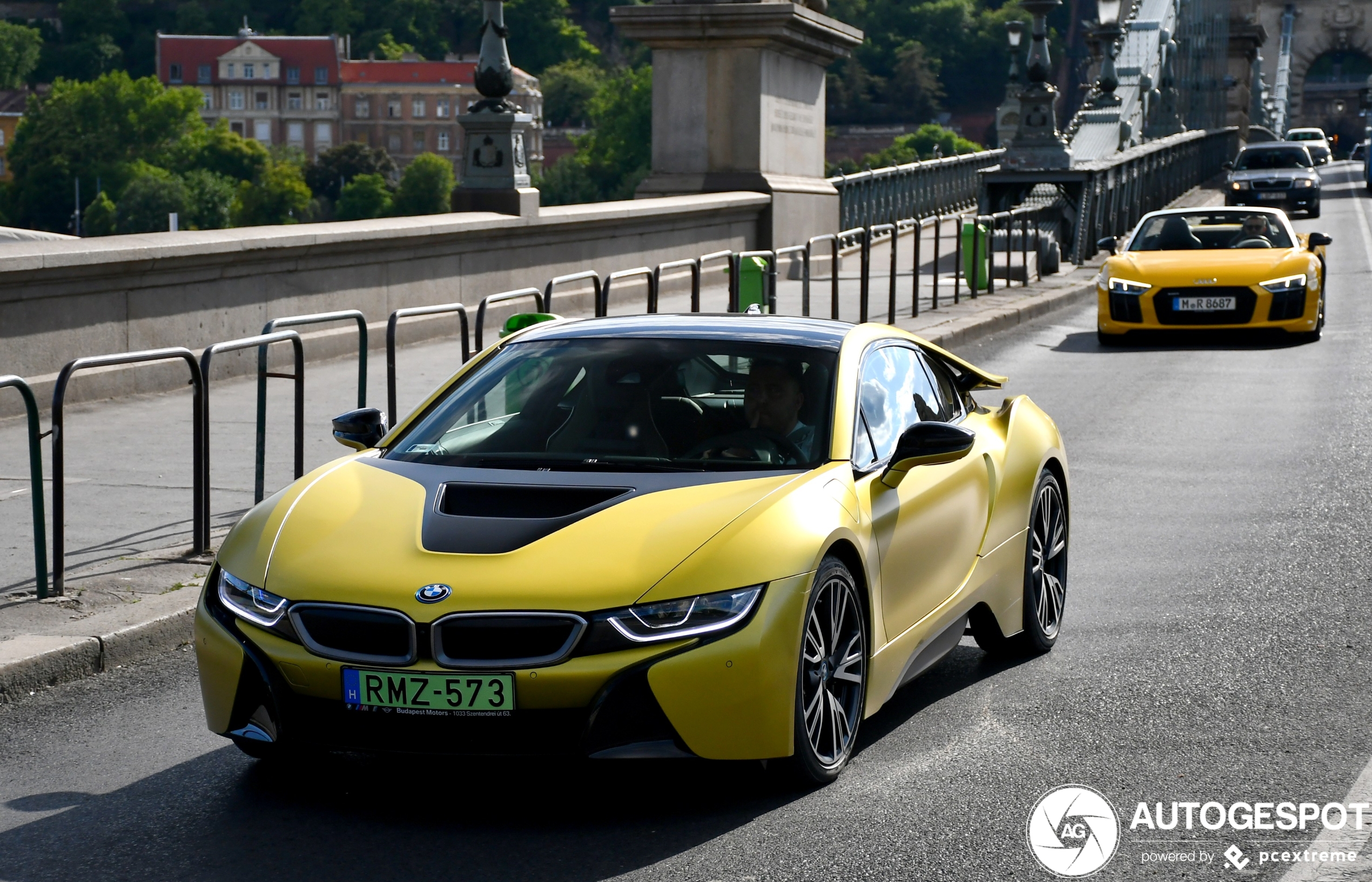 BMW i8 Protonic Frozen Yellow Edition