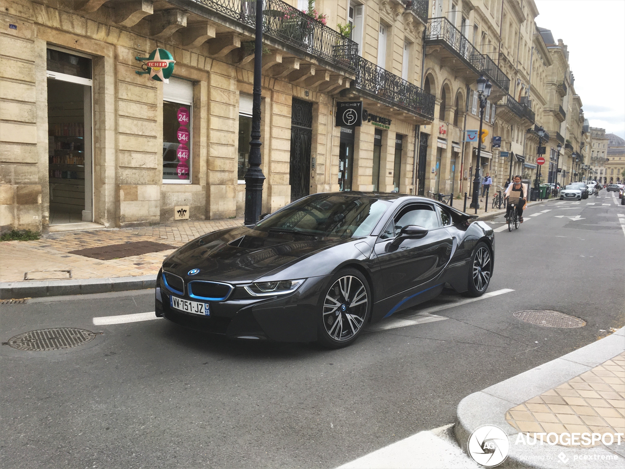 BMW i8