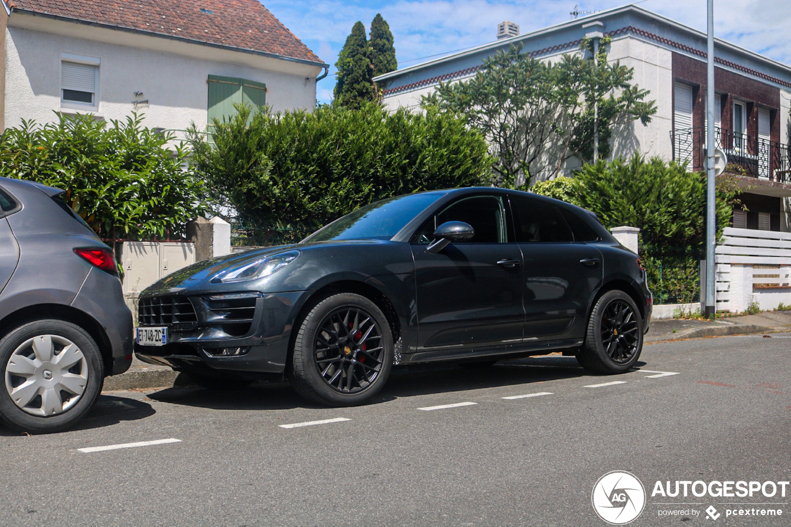 Porsche 95B Macan GTS