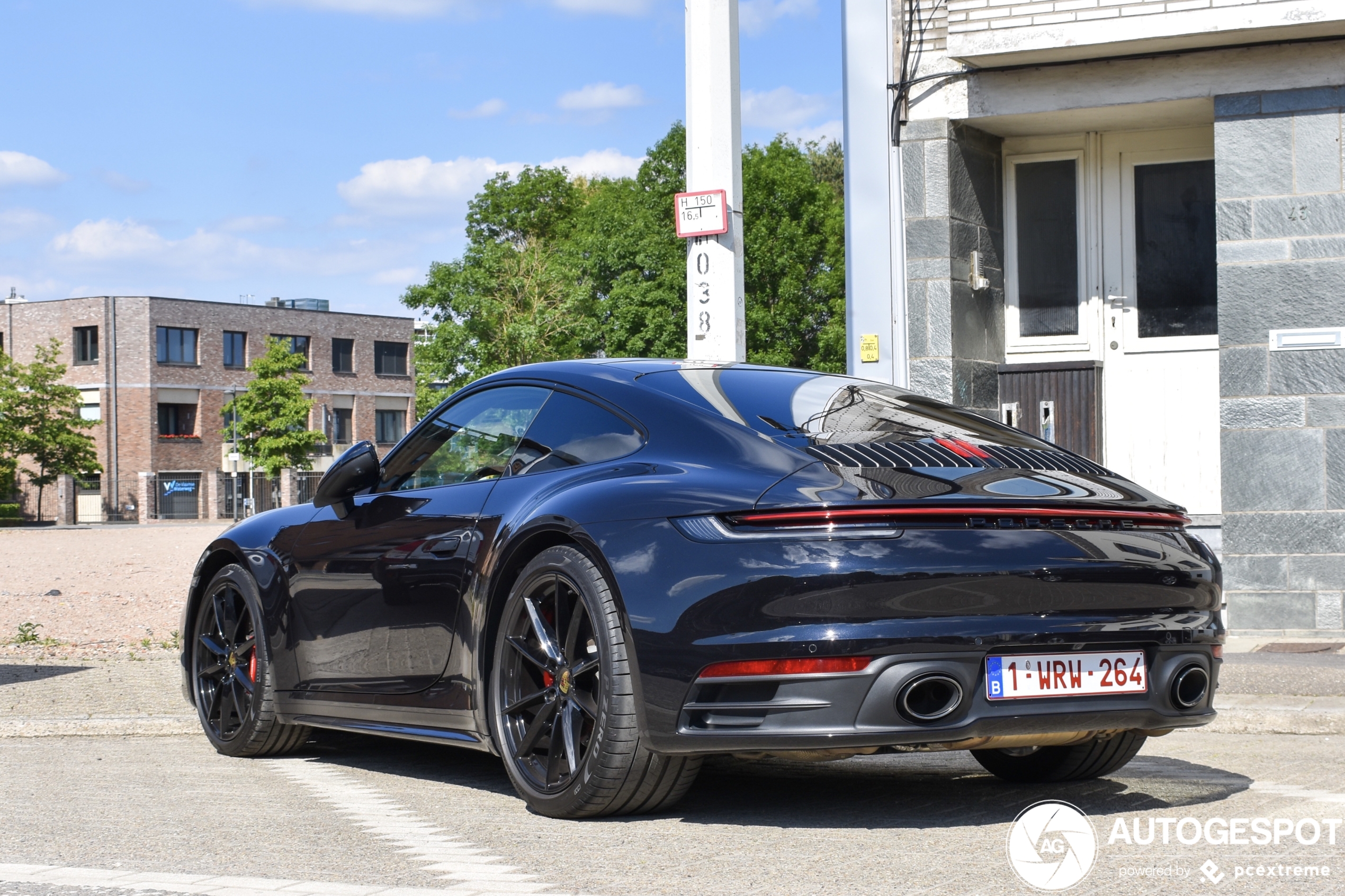 Porsche 992 Carrera 4S