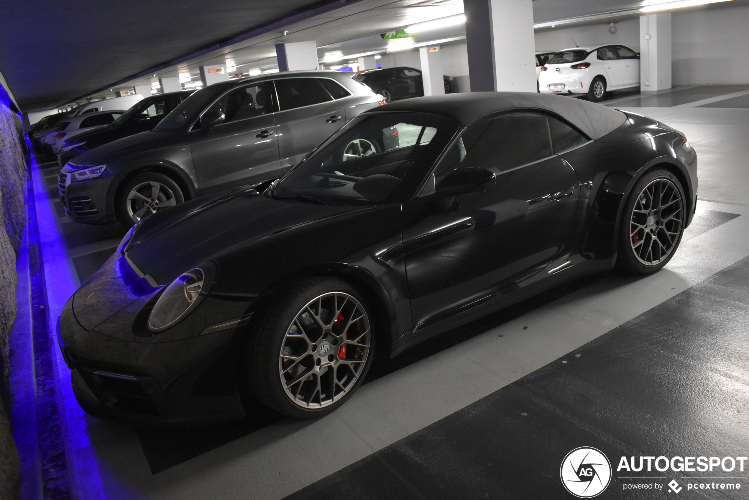 Porsche 992 Carrera 4S Cabriolet