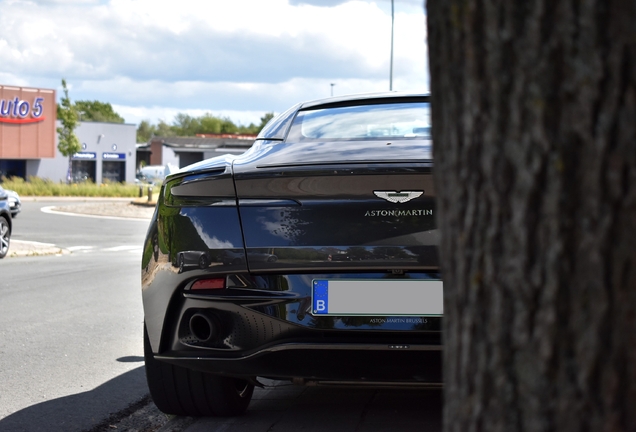 Aston Martin DB11 V8