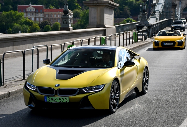 BMW i8 Protonic Frozen Yellow Edition