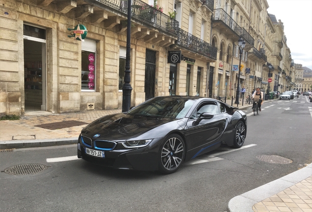 BMW i8