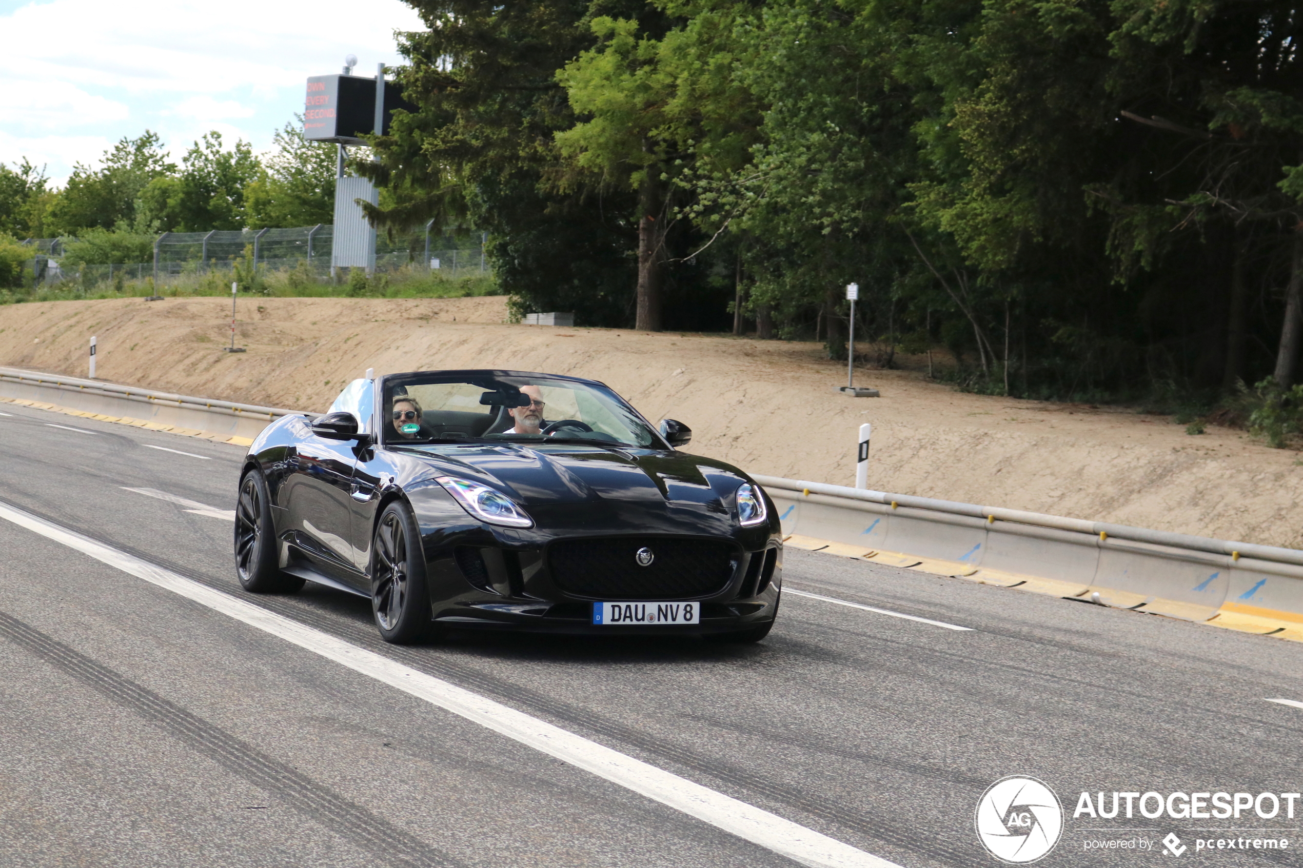 Jaguar F-TYPE S V8 Convertible