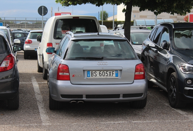 Audi RS4 Avant B5