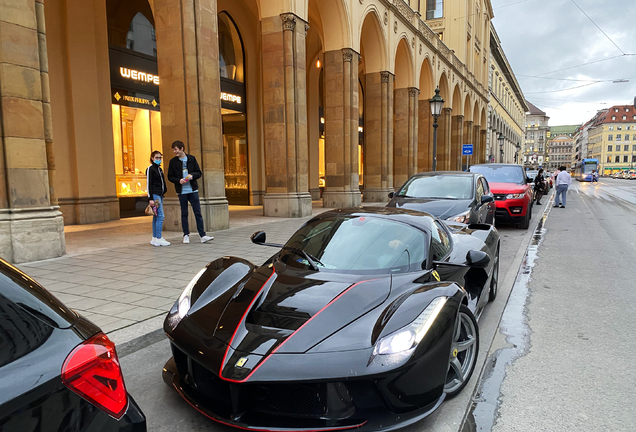 Ferrari LaFerrari Aperta