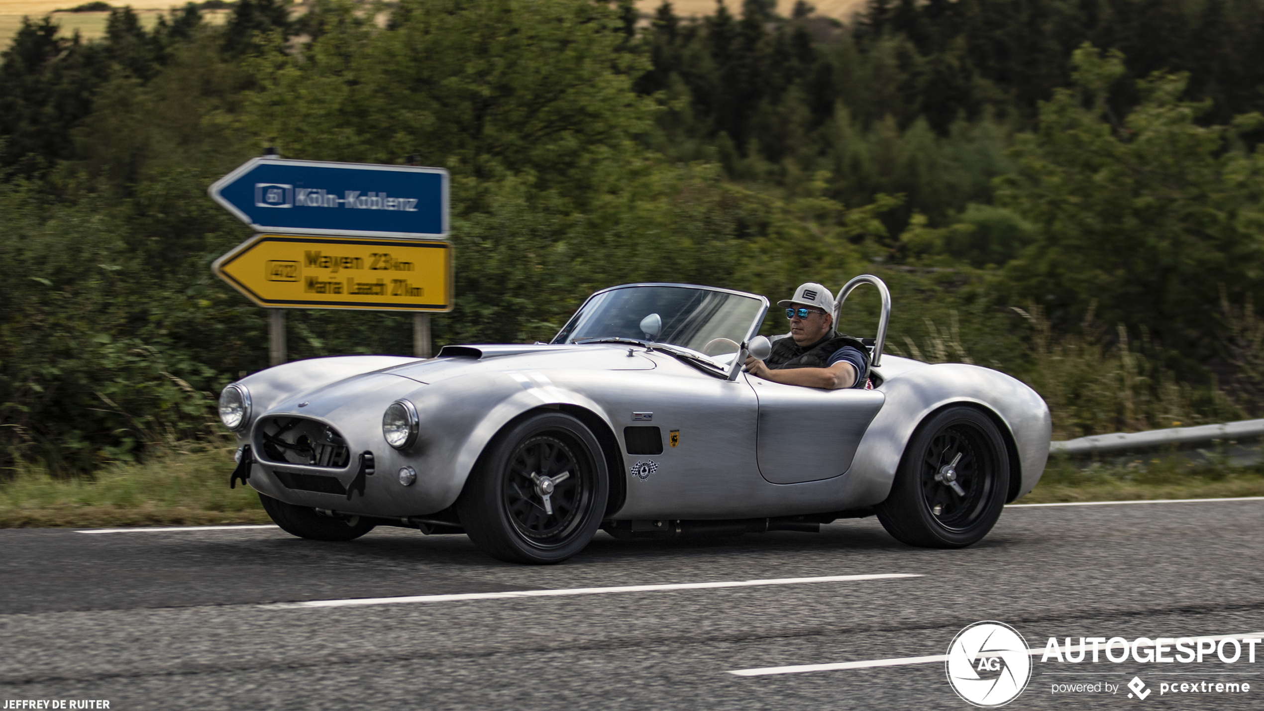 AC Cobra 427