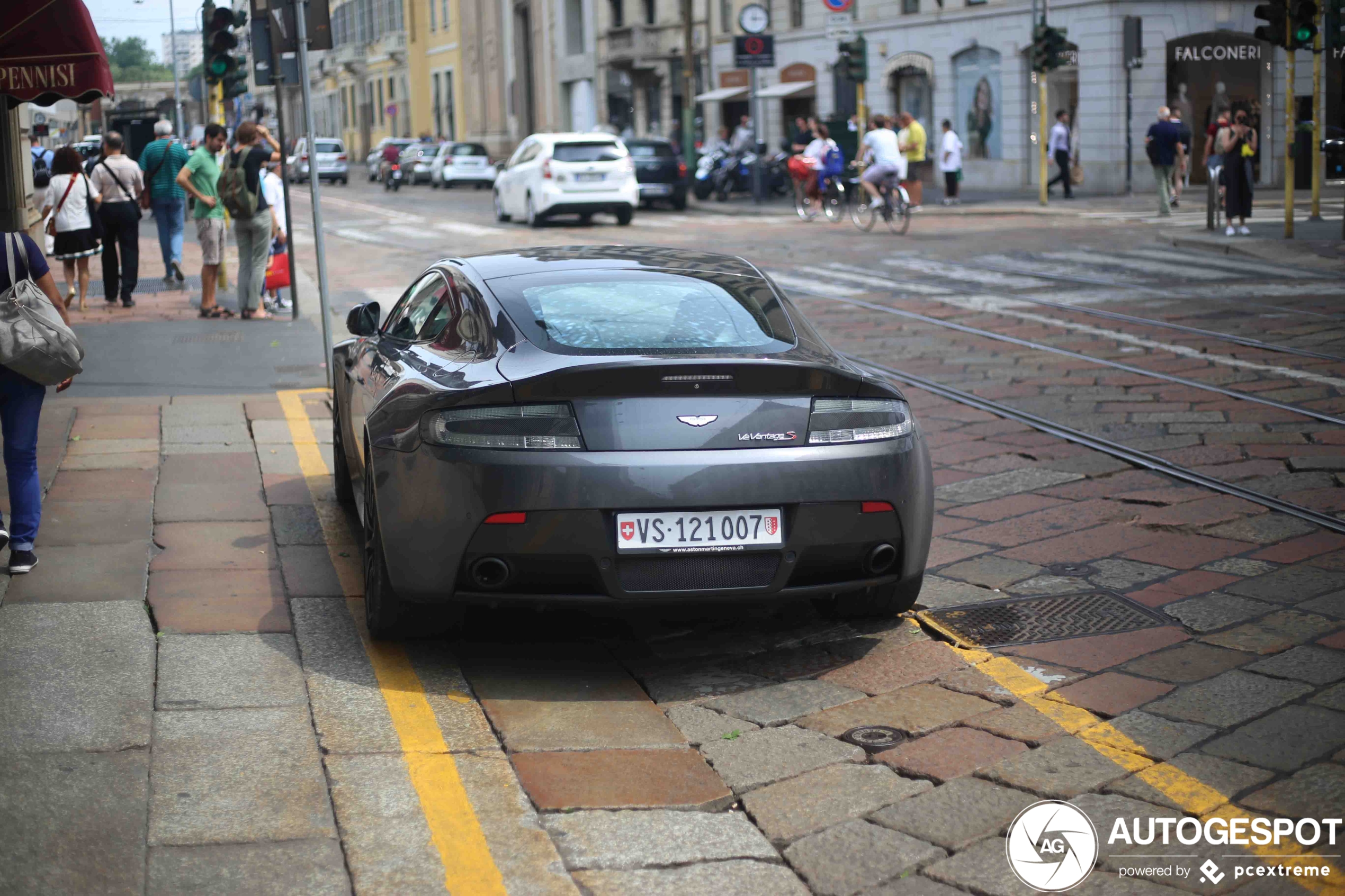 Aston Martin V12 Vantage S