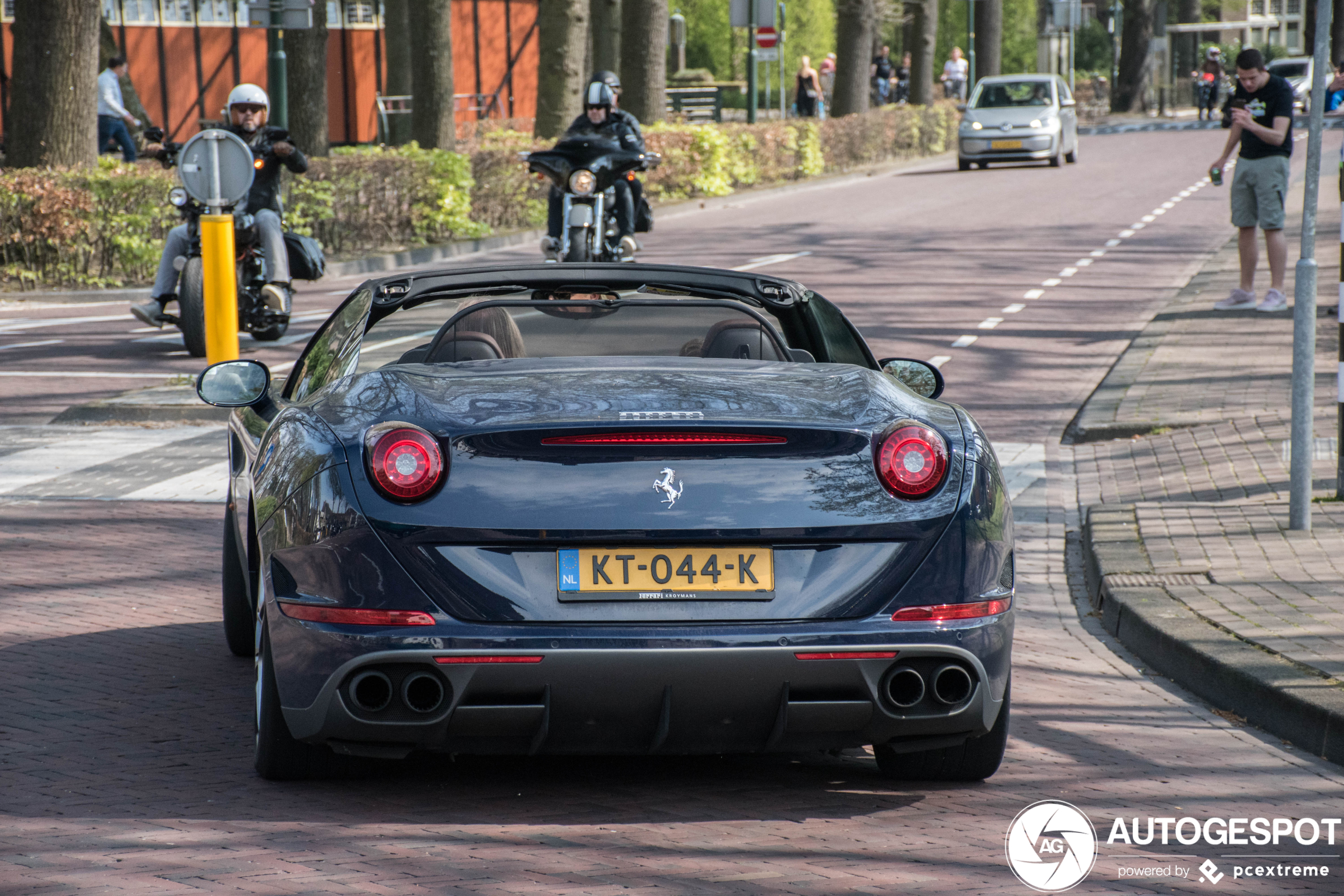 Ferrari California T