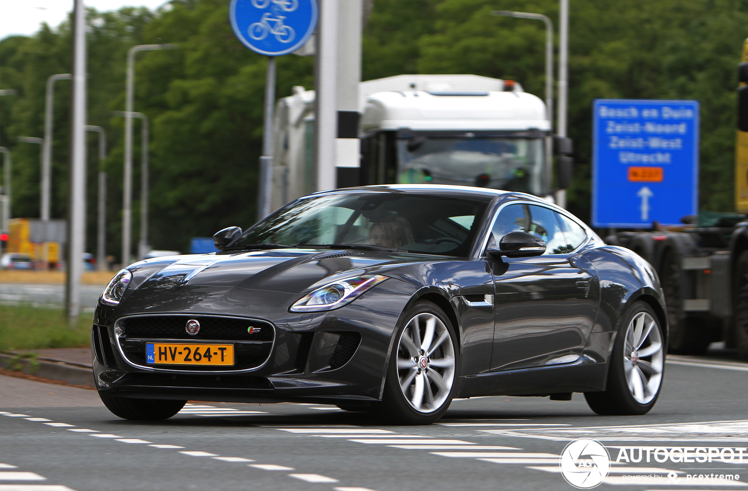 Jaguar F-TYPE S Coupé