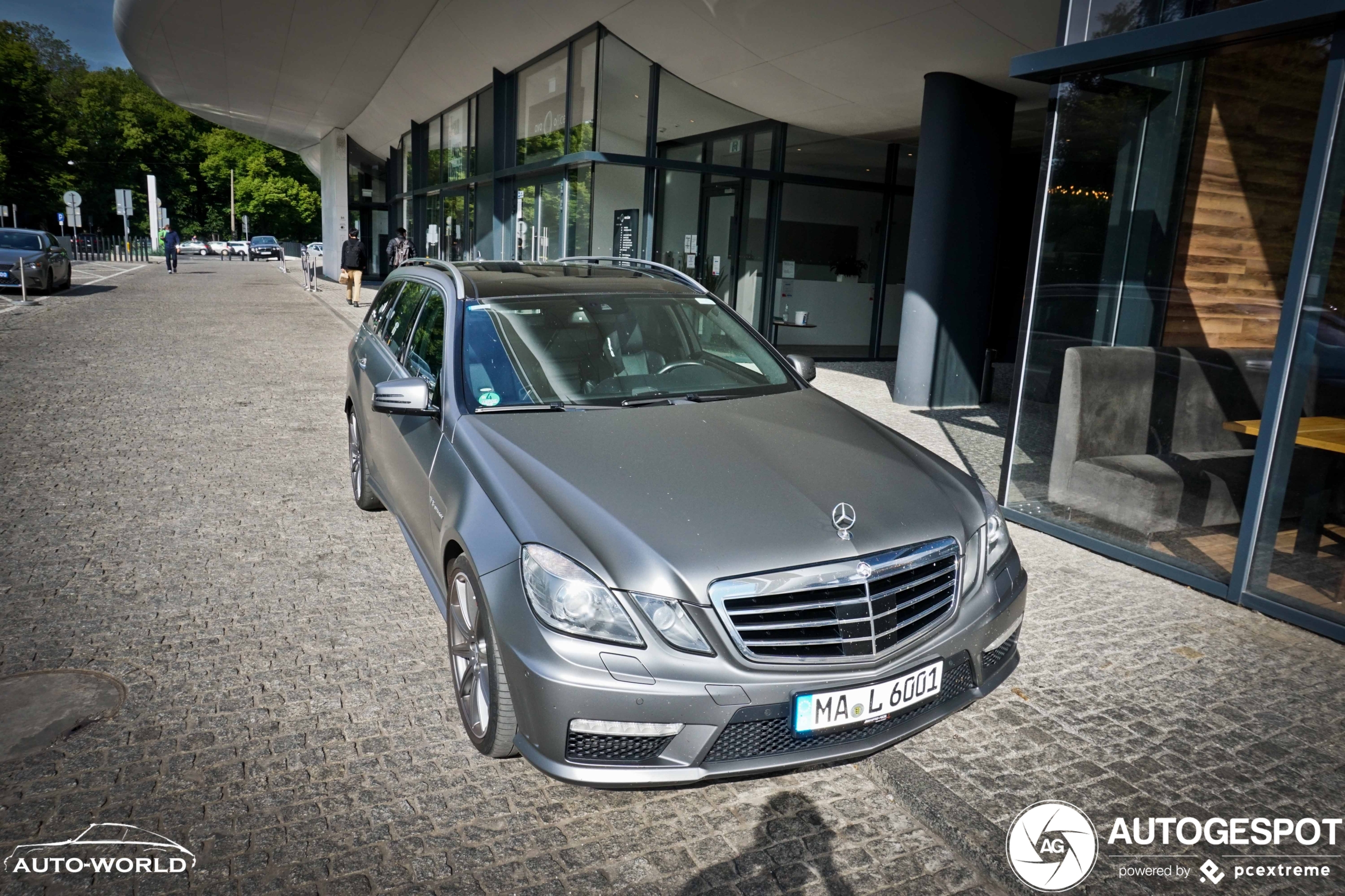 Mercedes-Benz E 63 AMG S212 V8 Biturbo