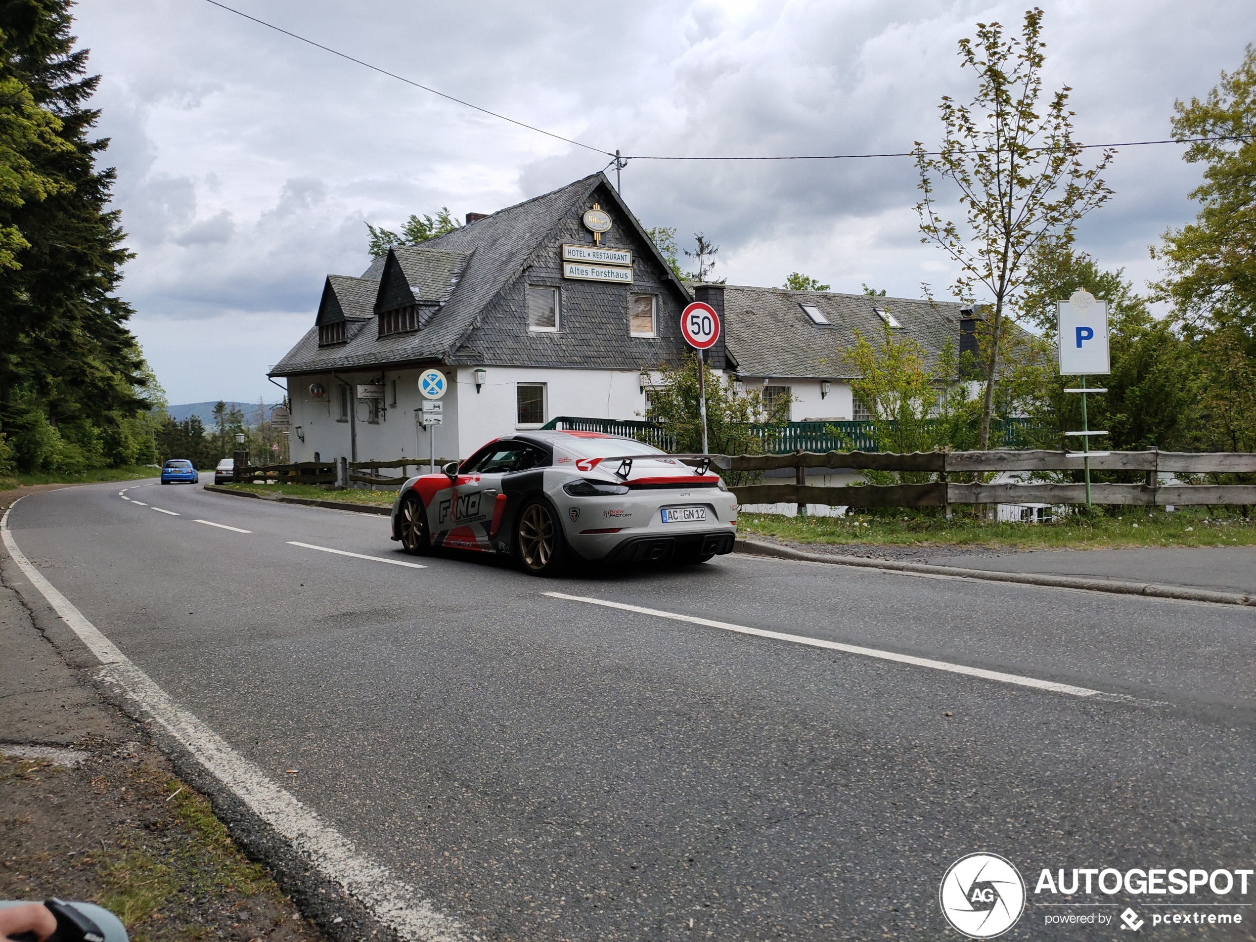 Porsche 718 Cayman GT4