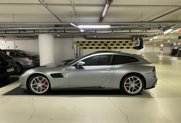 Ferrari GTC4Lusso T