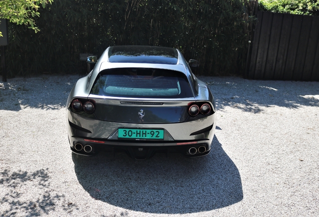 Ferrari GTC4Lusso