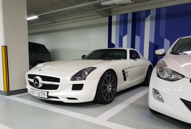 Mercedes-Benz SLS AMG