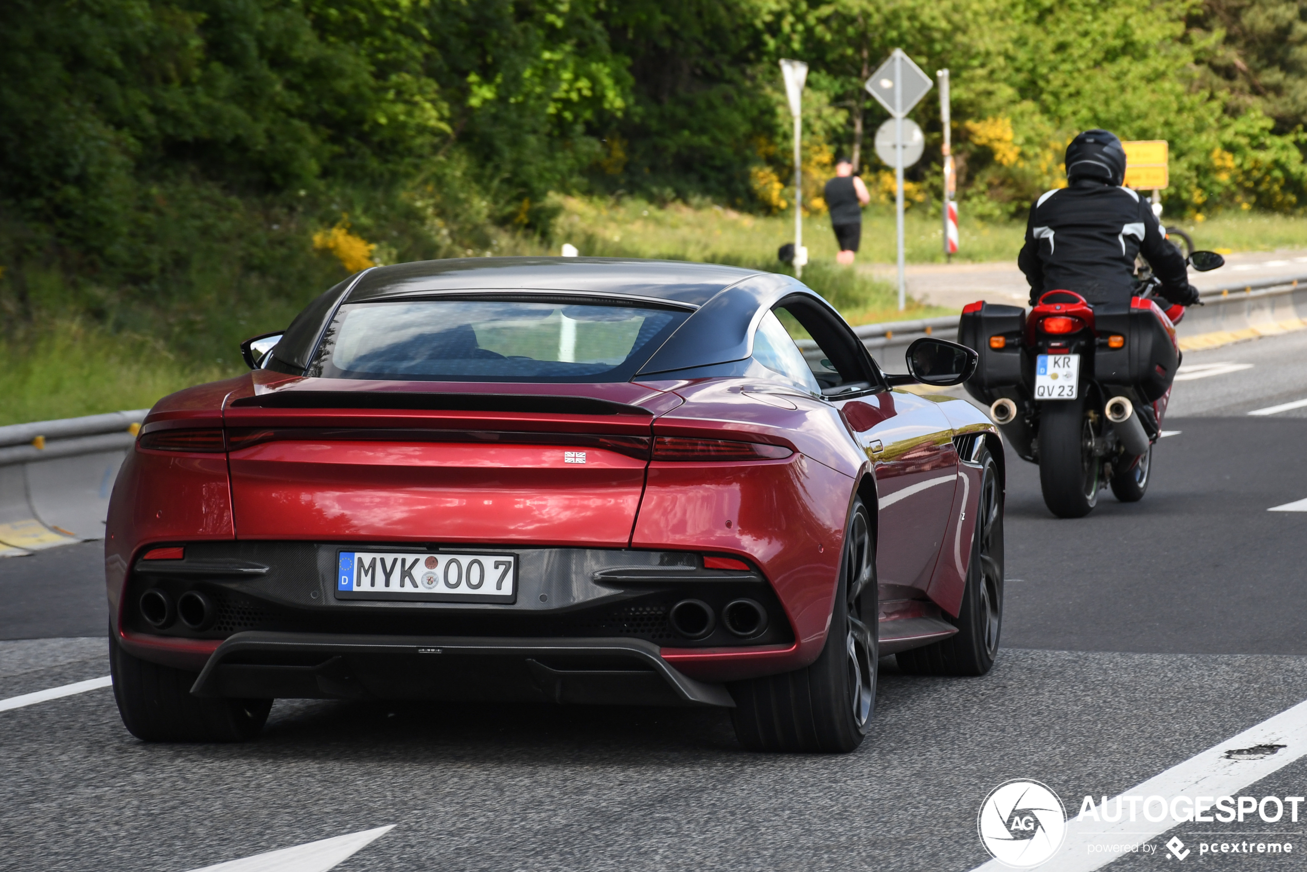 Aston Martin DBS Superleggera