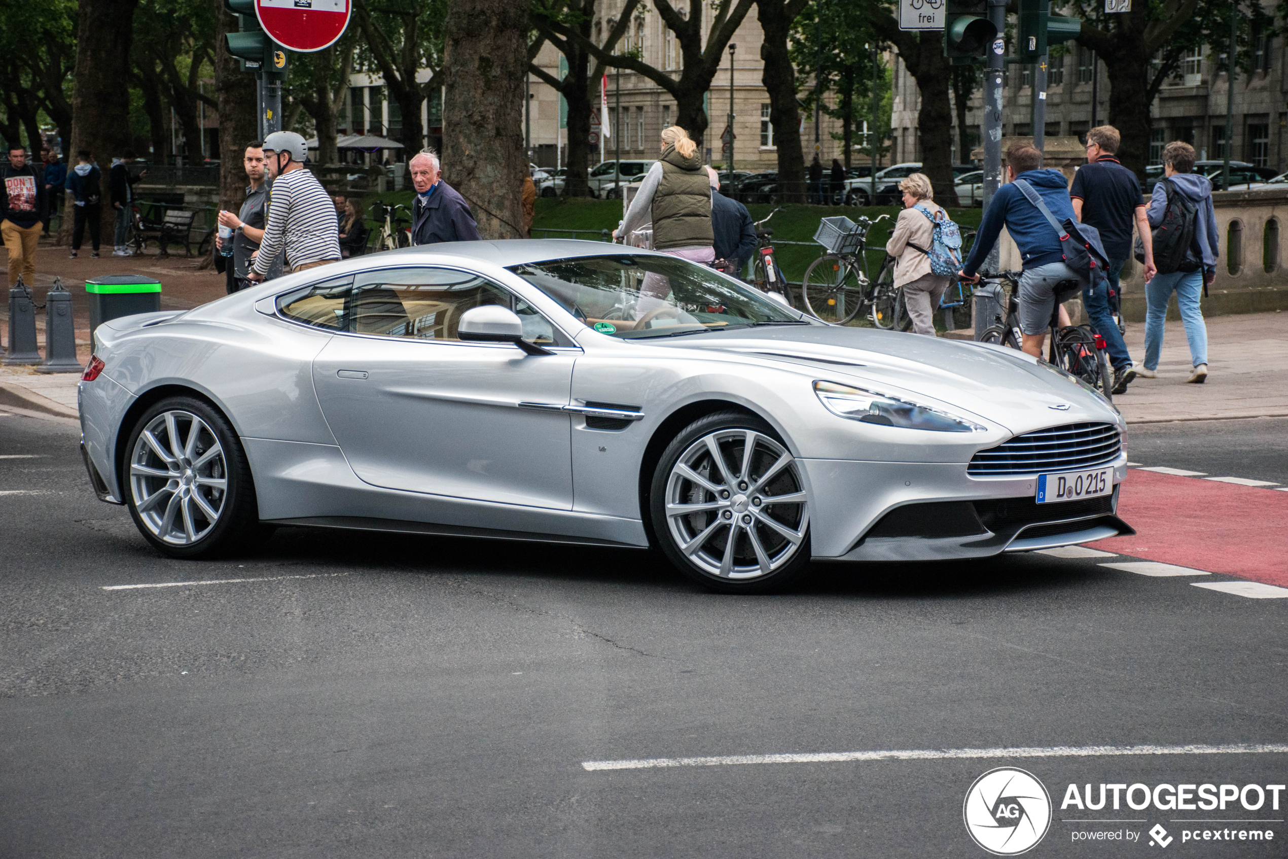 Aston Martin Vanquish 2013