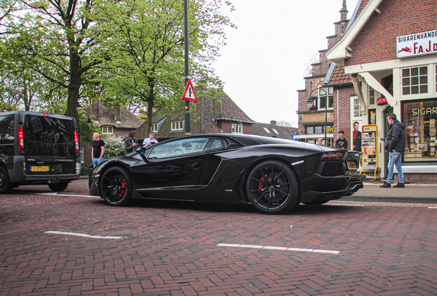 Lamborghini Aventador LP700-4